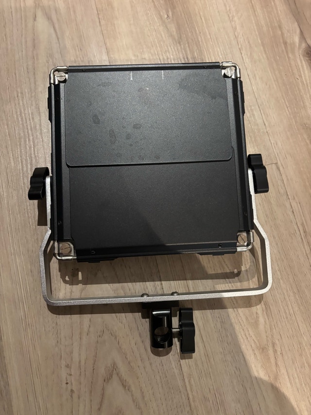 Neewer NL660 Bi-Color LED Video Light with Barn Doors + 3 Stands - photo 3