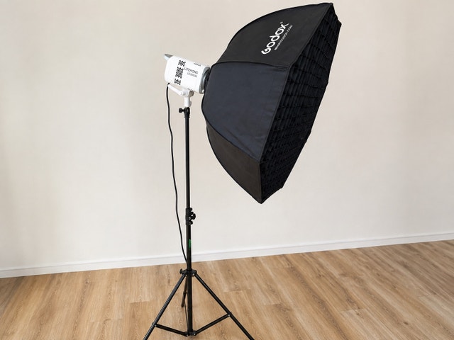 Godox Litemons LE300Bi 300W LED Light Kit with Softbox & Stand