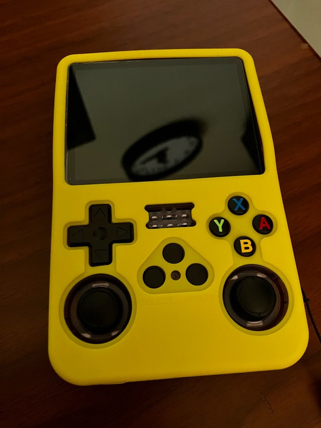 CEN R36S Portable Emulator - photo 3
