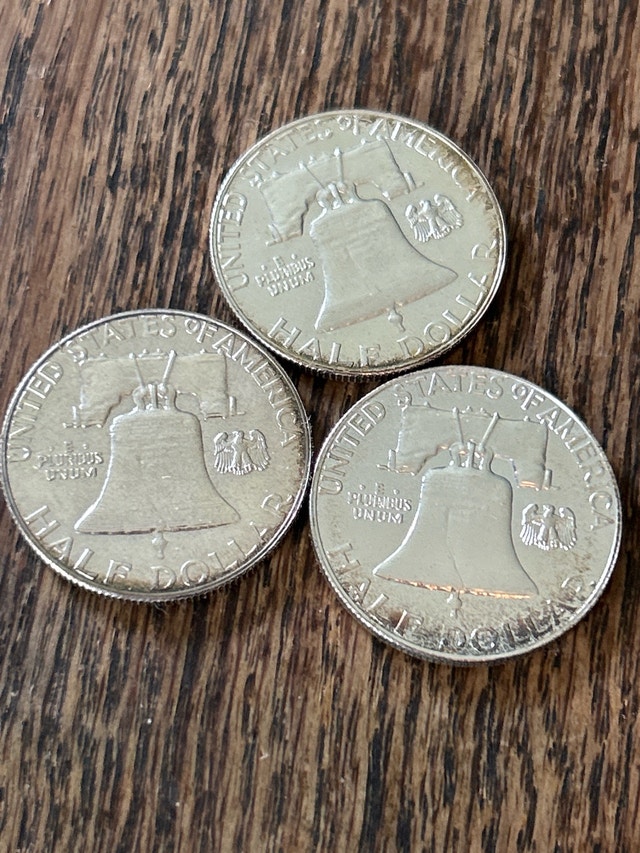 1961 ‘62 ‘63 US Franklin Half Dollars 90% 12.5g Each - photo 2