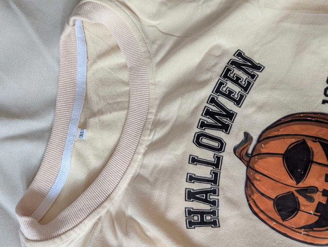 Halloween University Sweater XL New - photo 4