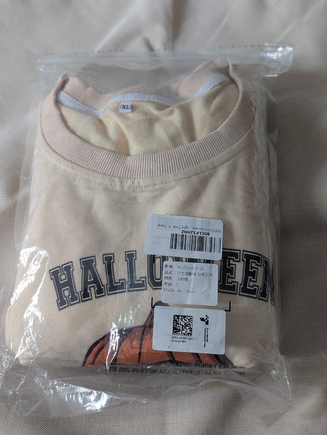 Halloween University Sweater XL New - photo 5