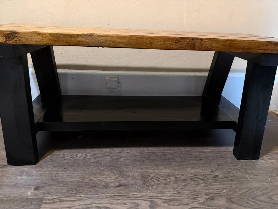 Bench - photo 2