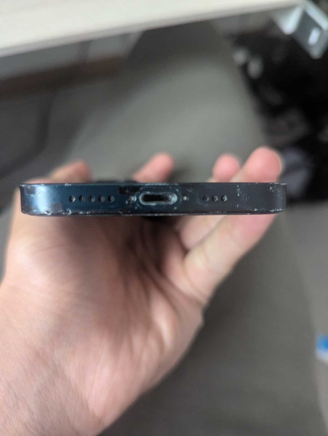 iPhone 13 - 128 GB - 100% Battery Health - photo 2