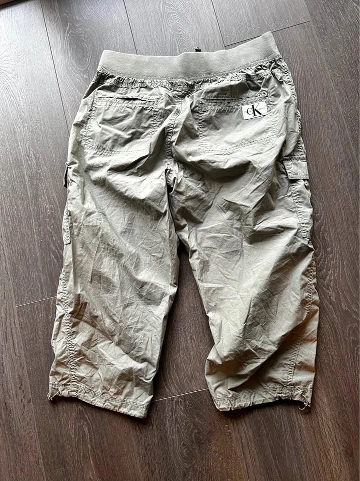 Calvin Klein Jeans Cargo Capri Pants size M