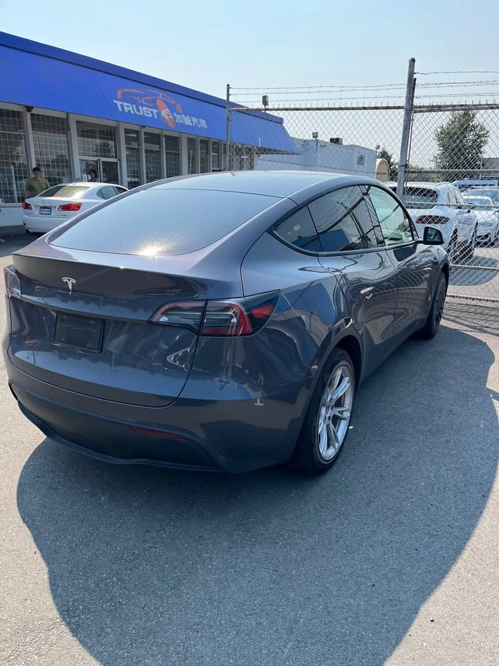 2023 Tesla Model Y Standard (ZERO Claims) - photo 4