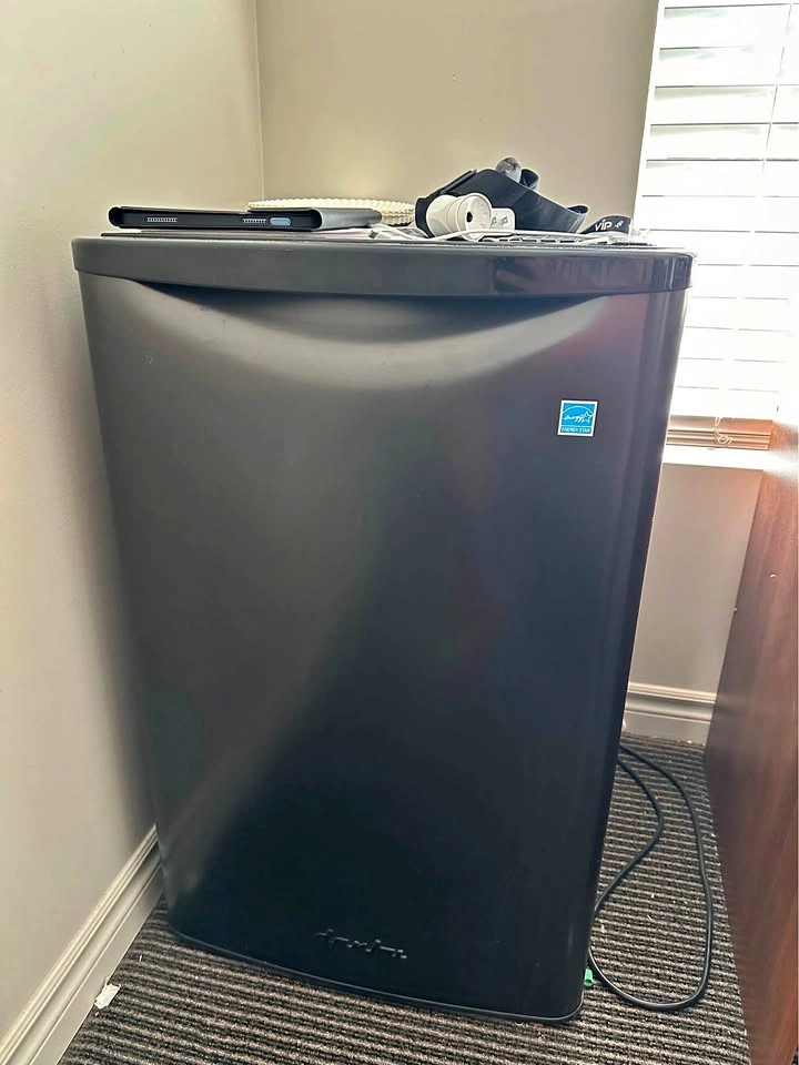 Danby Compact Refrigerator with Freezer – Like New Condition