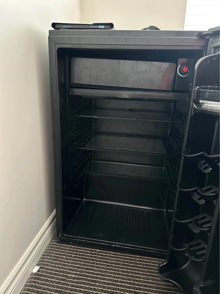 Danby Compact Refrigerator with Freezer – Like New Condition - photo 2