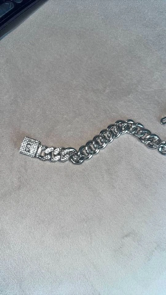 Shiny bracelet with the initial S