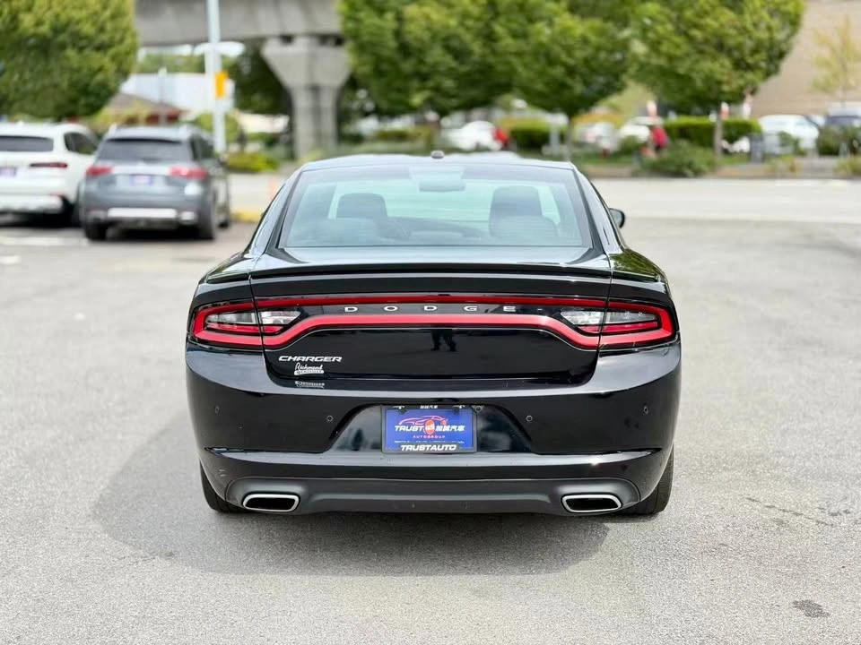 2015 Dodge Charger SE - photo 5