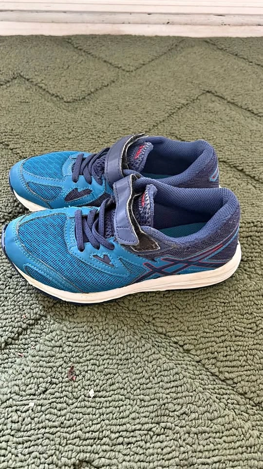 Asics Kids Running Shoes size 12