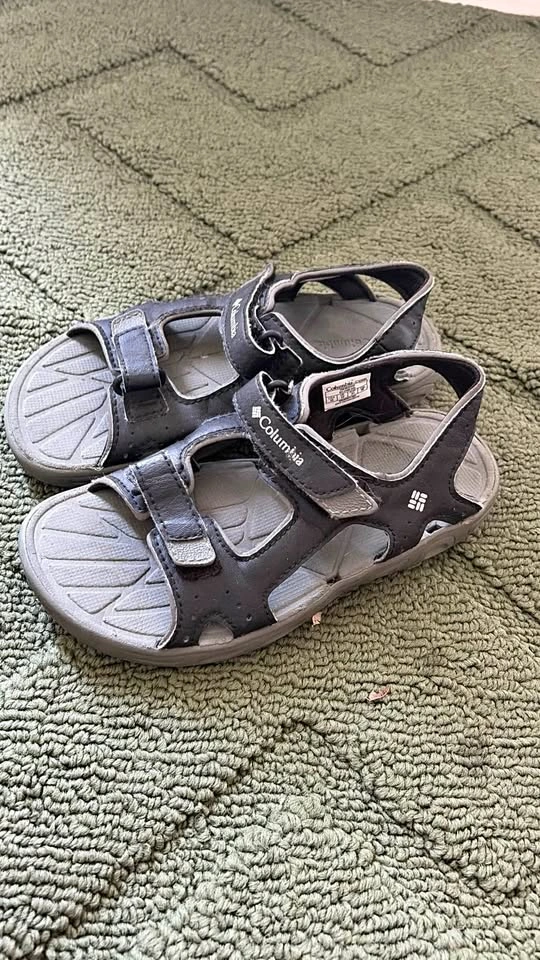 Columbia Sandals size 13