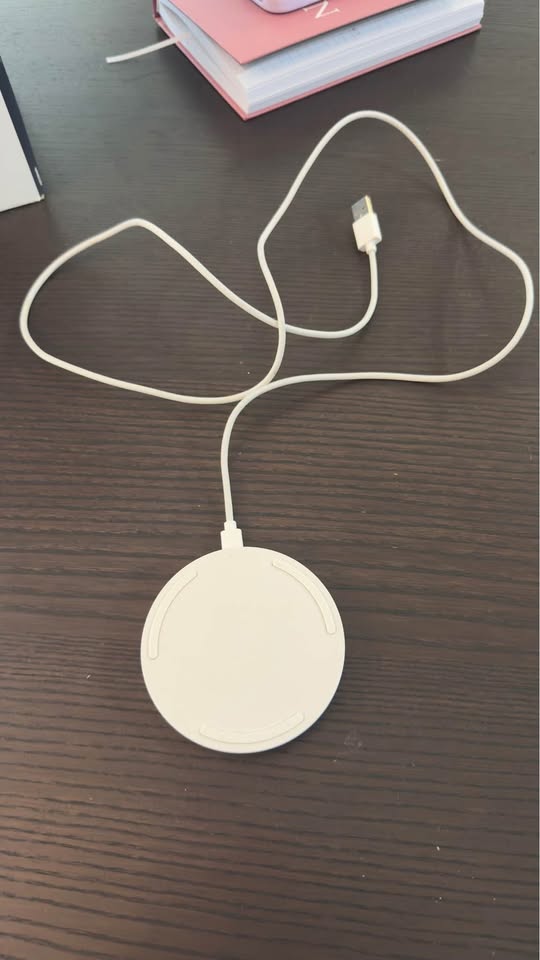 Belkin Wireless Charger Pad with Wall Charger - photo 4