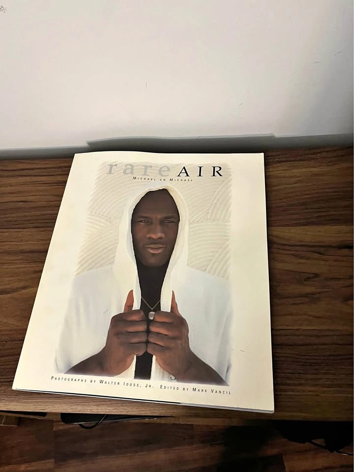 Michael Jordan “Rare Air” Book – Vintage 1990s Bulls / Jordan Ha
