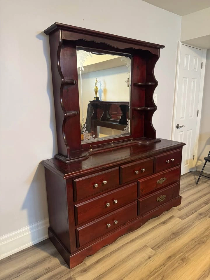 Dark Mahogany Wood Bedroom Set (5 Pieces) - photo 2