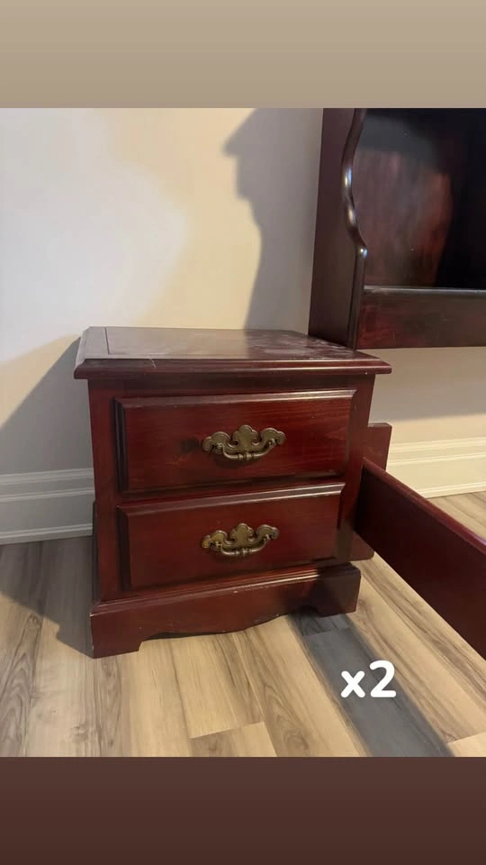 Dark Mahogany Wood Bedroom Set (5 Pieces) - photo 4