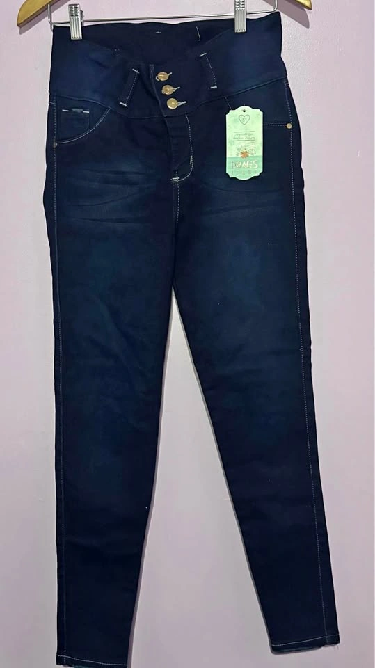 Jeans levantacola