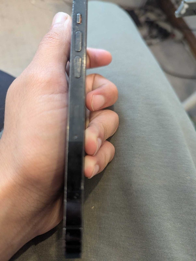 iPhone 14 Pro - 128GB - 80% Battery Health - photo 3