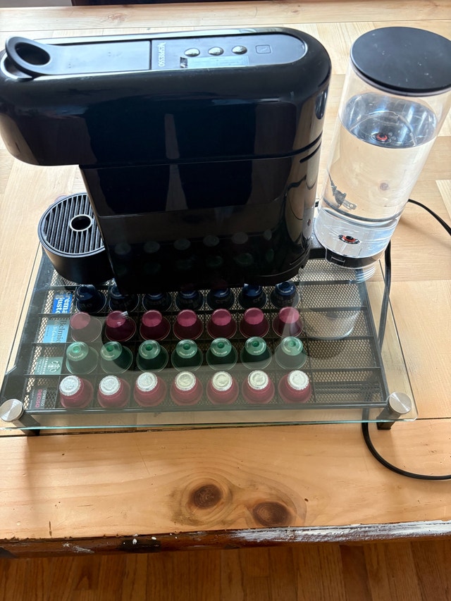De'Longhi Nespresso Essenza Mini with glass storage drawer - photo 2