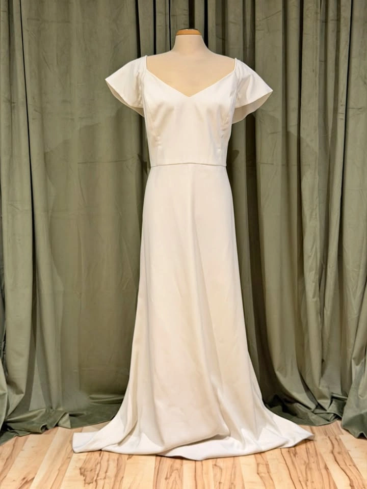 Jenny Yoo Ivory Wedding Dress Gown - Flutter Sleeve Size 22L
