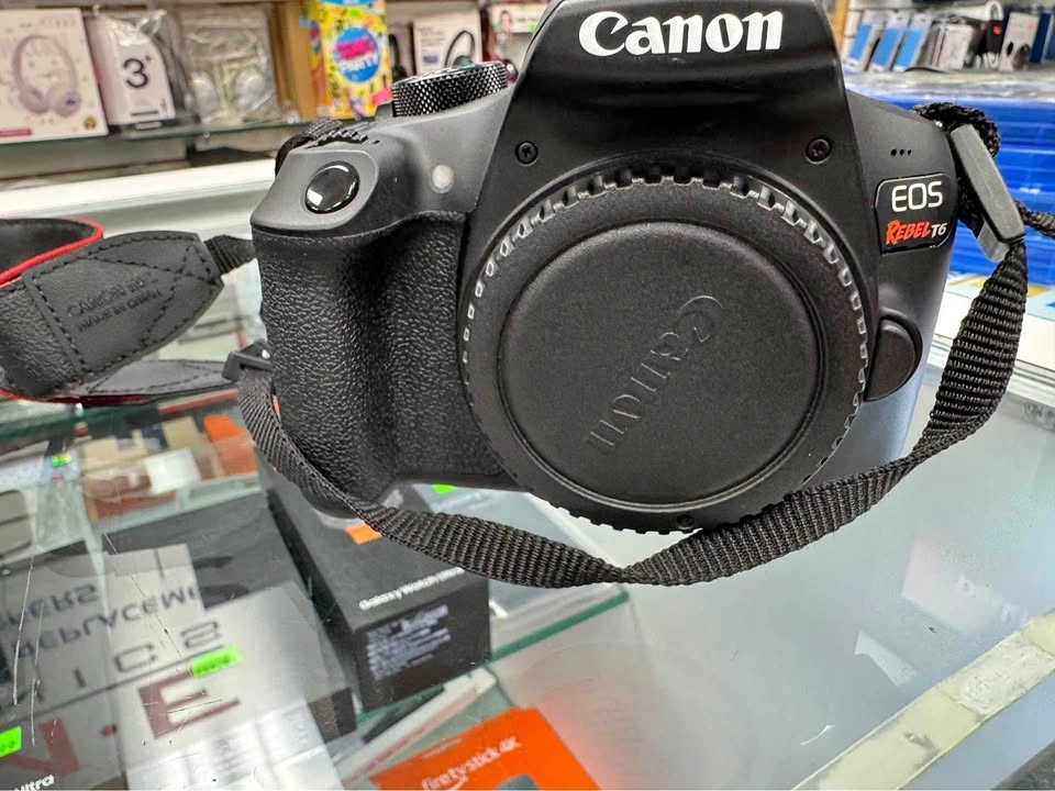 Canon EOS Rebel T6 Bundle