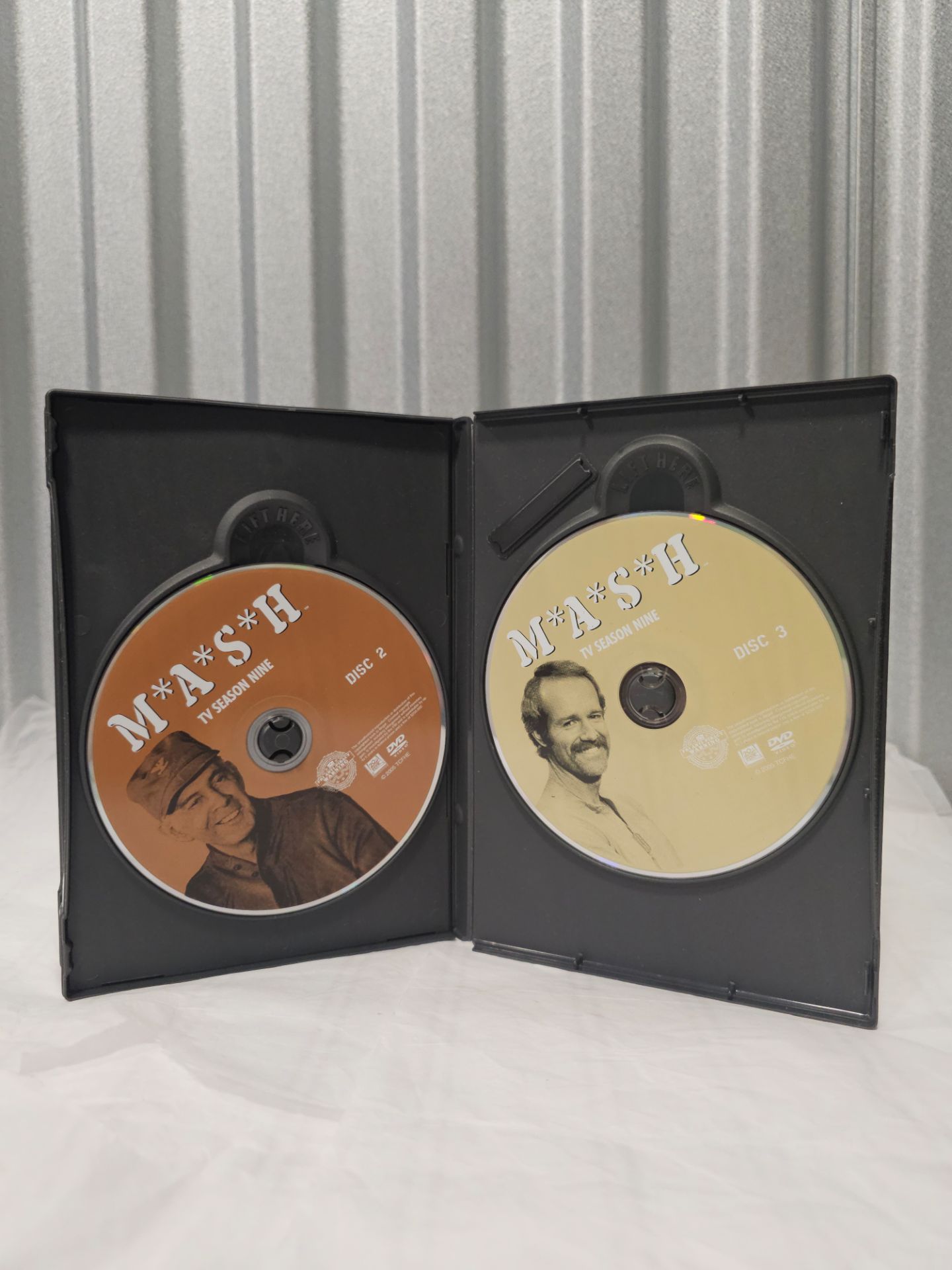 M*A*S*H Season 9 Collector's Edition DVD 2005 Captioned - photo 3
