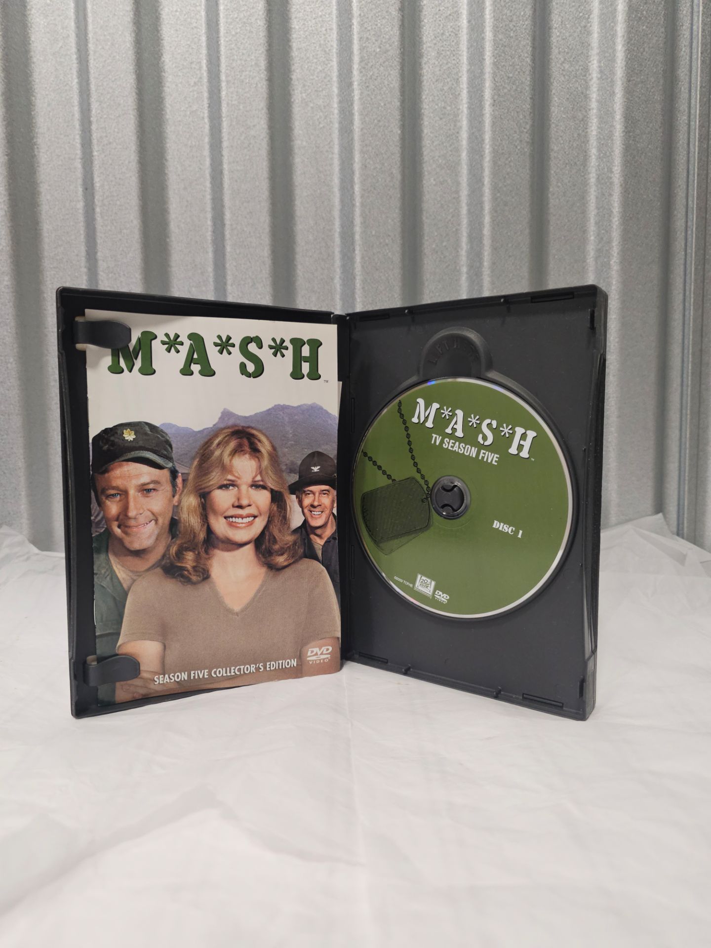 M*A*S*H Complete Season 5 Collector's Edition DVD NTSC Subs - photo 2