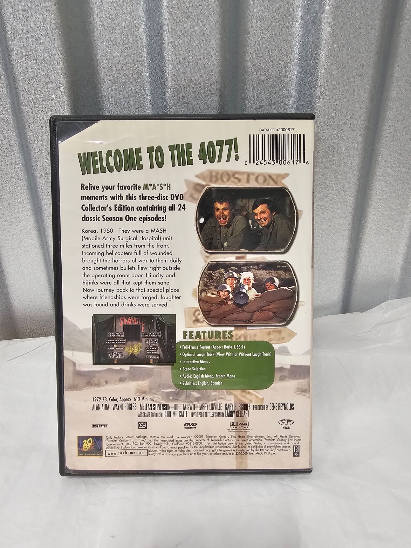 M*A*S*H Season 1 Collector's Edition 3-Disc DVD 1972-73, NEW - photo 3