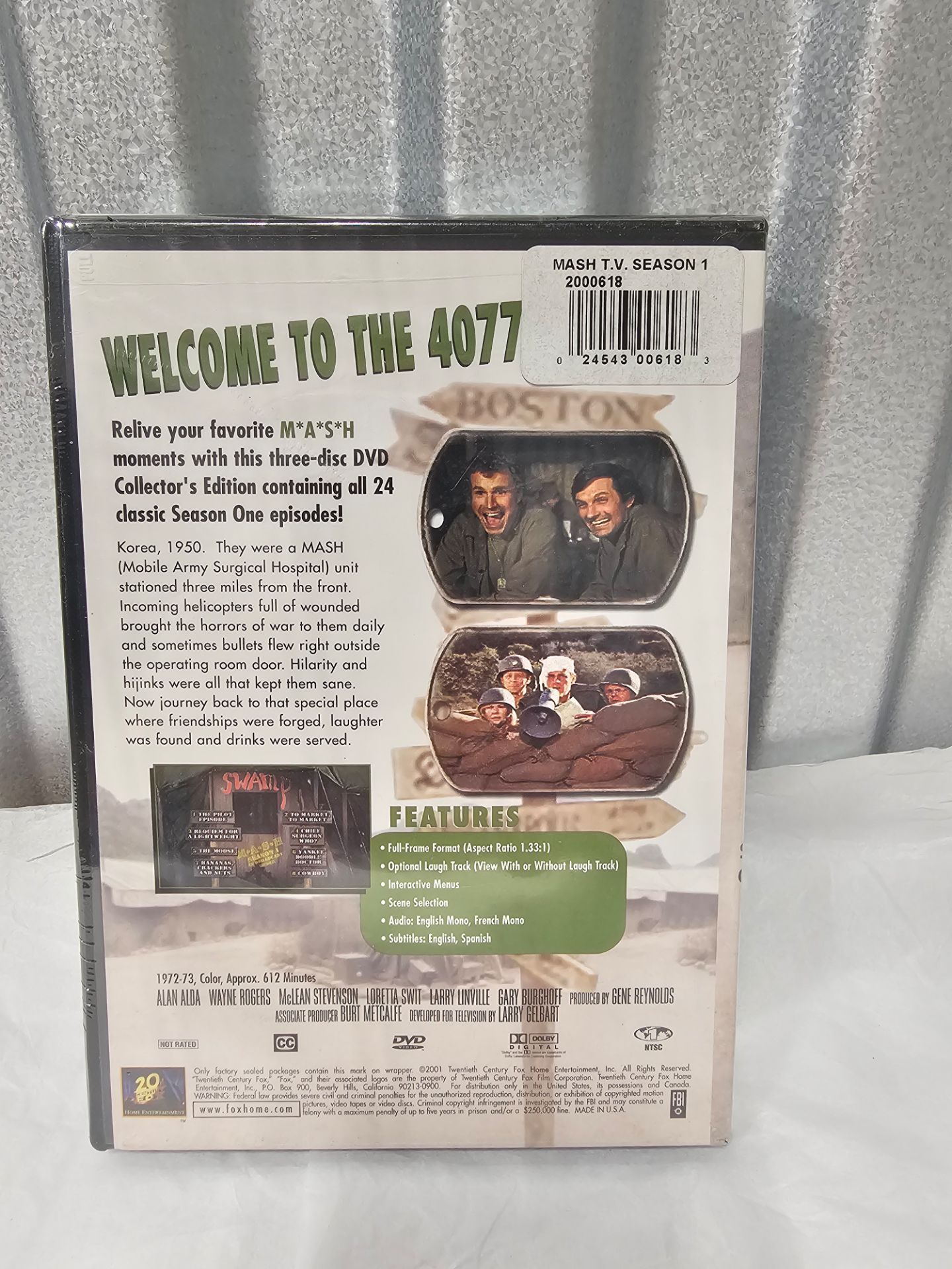 M*A*S*H Season 1 Collector's Edition 3-Disc DVD 2001 - photo 2