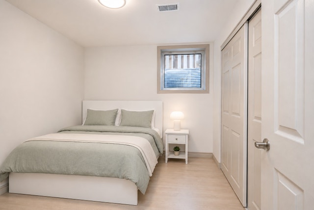 Shared Furnished 2-Bedroom Basement Apartment – Pickering - photo 4