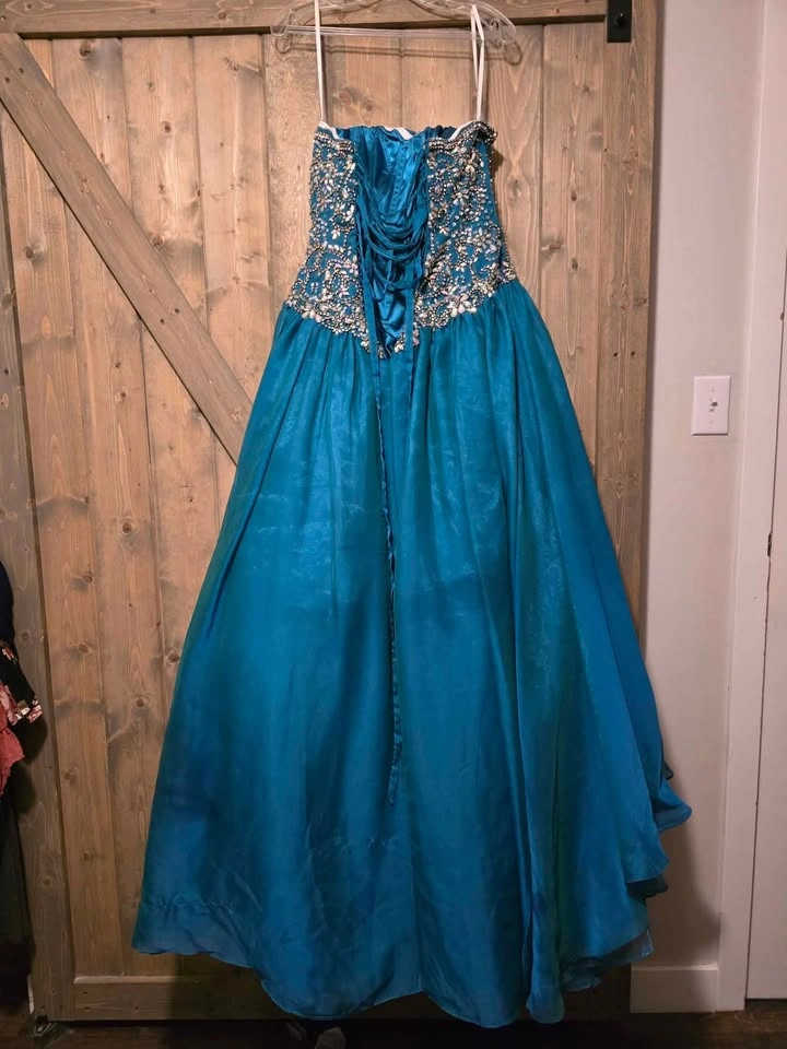 Grad Dress - photo 3