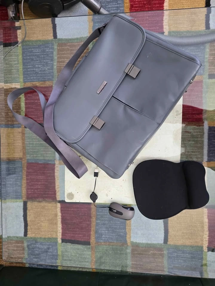 Grey Kensington laptop bag & more