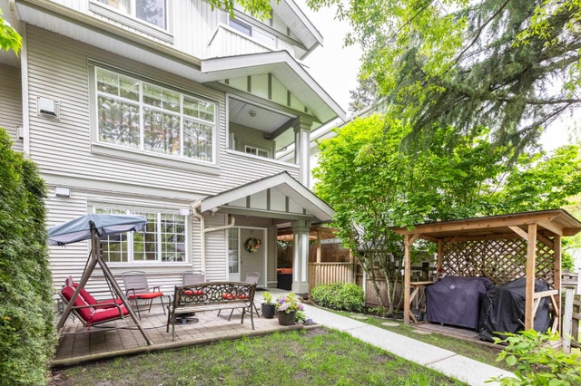 4br+3 Bath w/Cozy Patio South Surrey Whiterock