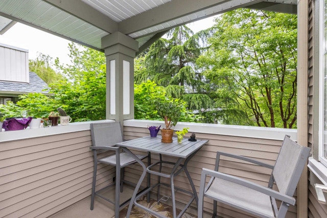 4br+3 Bath w/Cozy Patio South Surrey Whiterock - photo 4