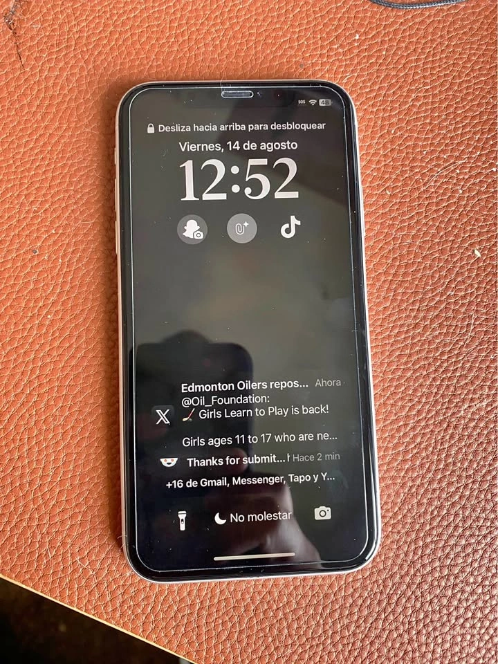 iPhone XR - 64 GB