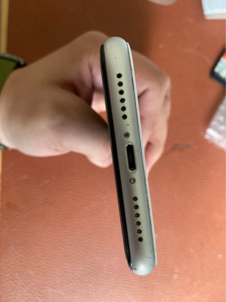 iPhone XR - 64 GB - photo 3