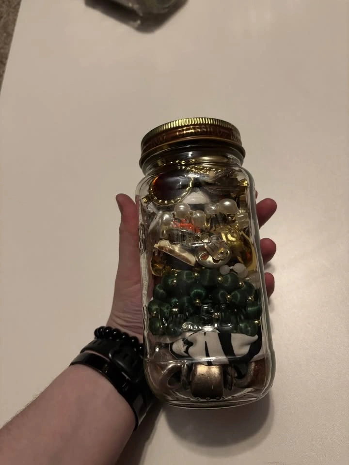 Vintage Costume Jewelry Lot in Glass Jar - photo 3