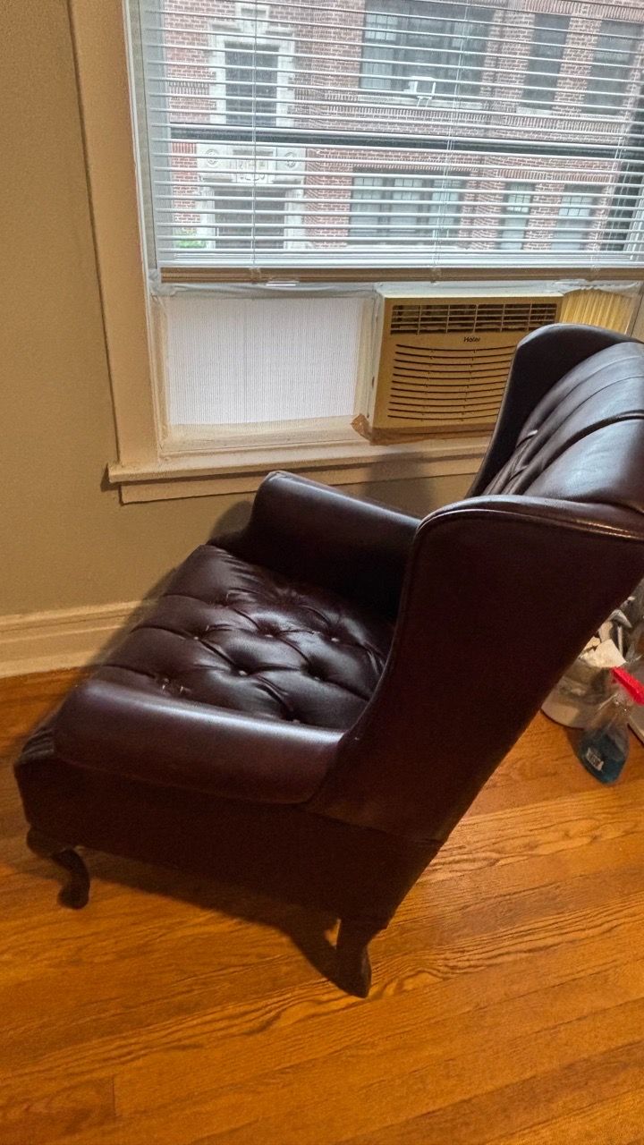 Vintage Oxblood Leather Tufted Wingback Chair - photo 4
