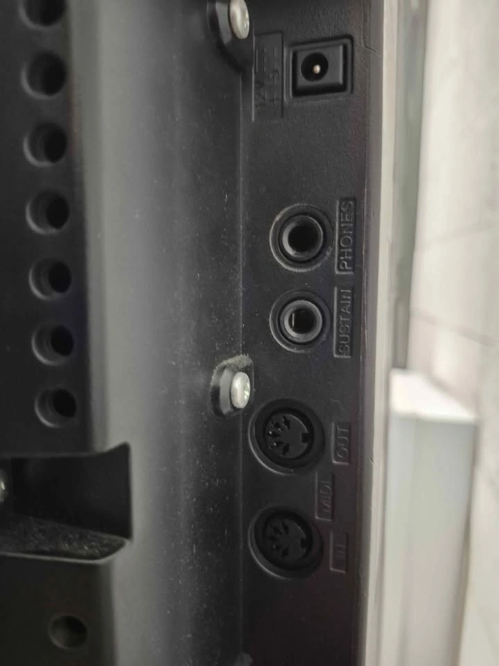 Yamaha P-35B Digital Piano - photo 3
