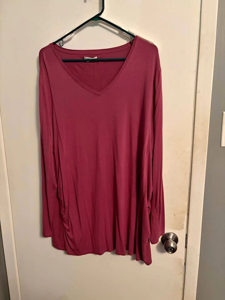2 exact same long sleeve maternity tops