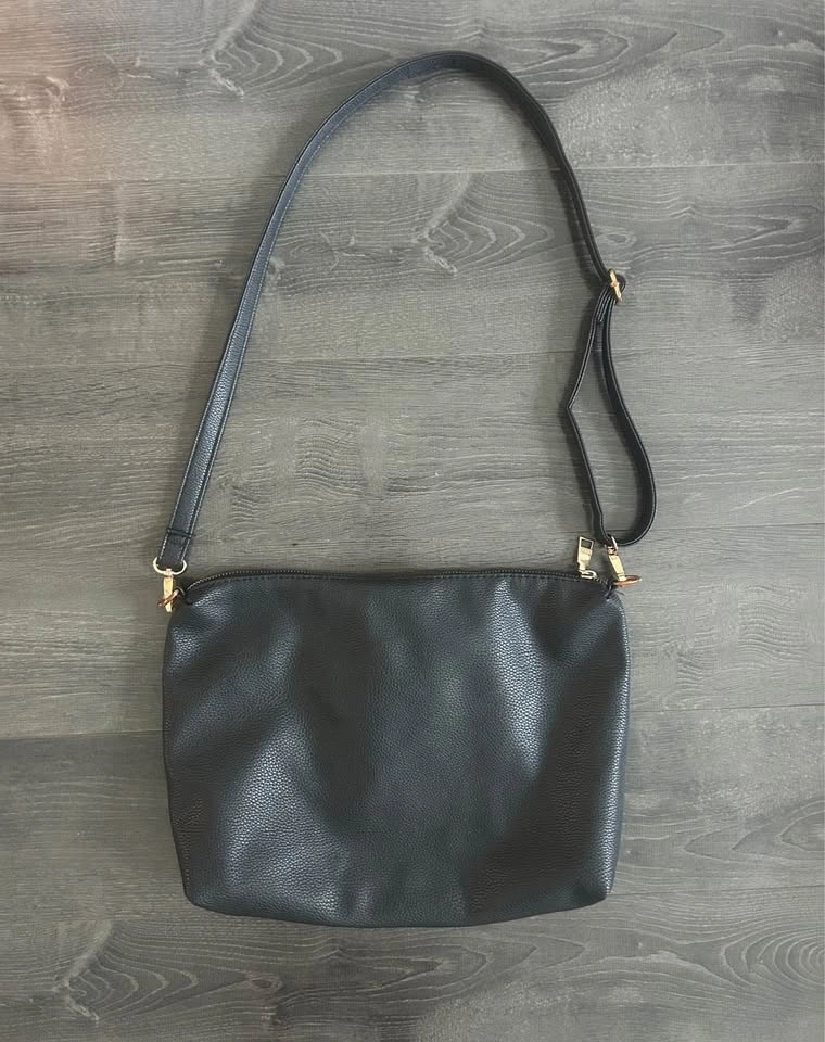 BCBG Paris Black Pebbled Faux Leather Crossbody Bag - photo 2