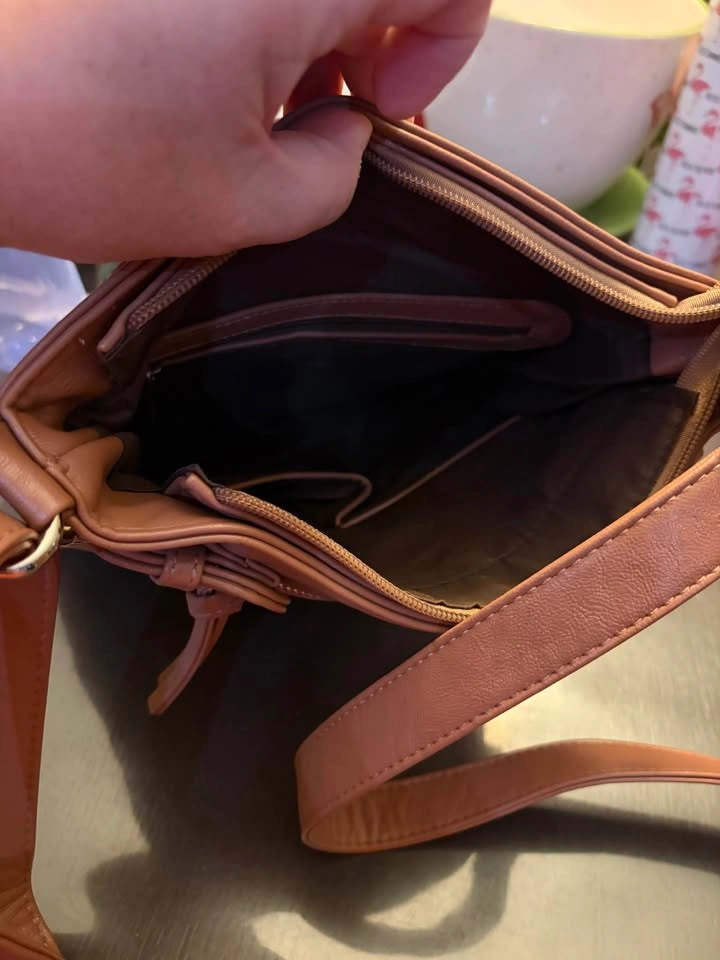 Ladies multipocket handbag - photo 3