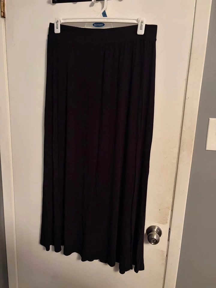 Chic & Timeless Maxi Skirt - photo 2