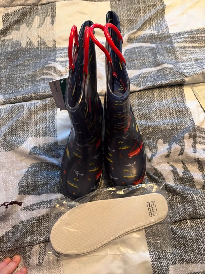 Boys brand new light up rubber boots - photo 5