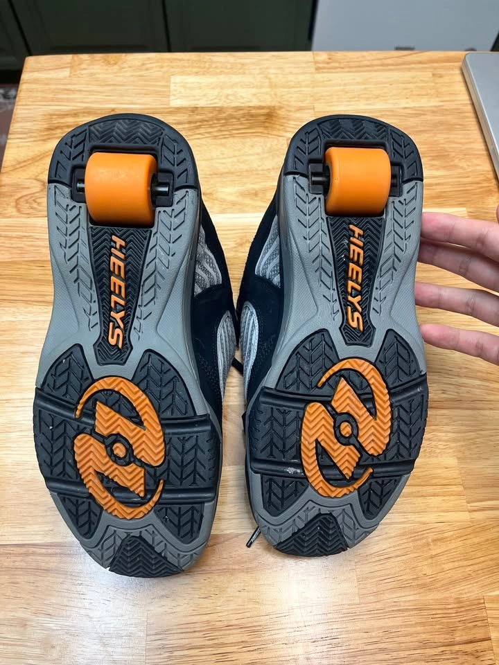 Y2K Heelys Roller Skate Shoes Mens 9, Black/Slate/Neon orange - photo 2