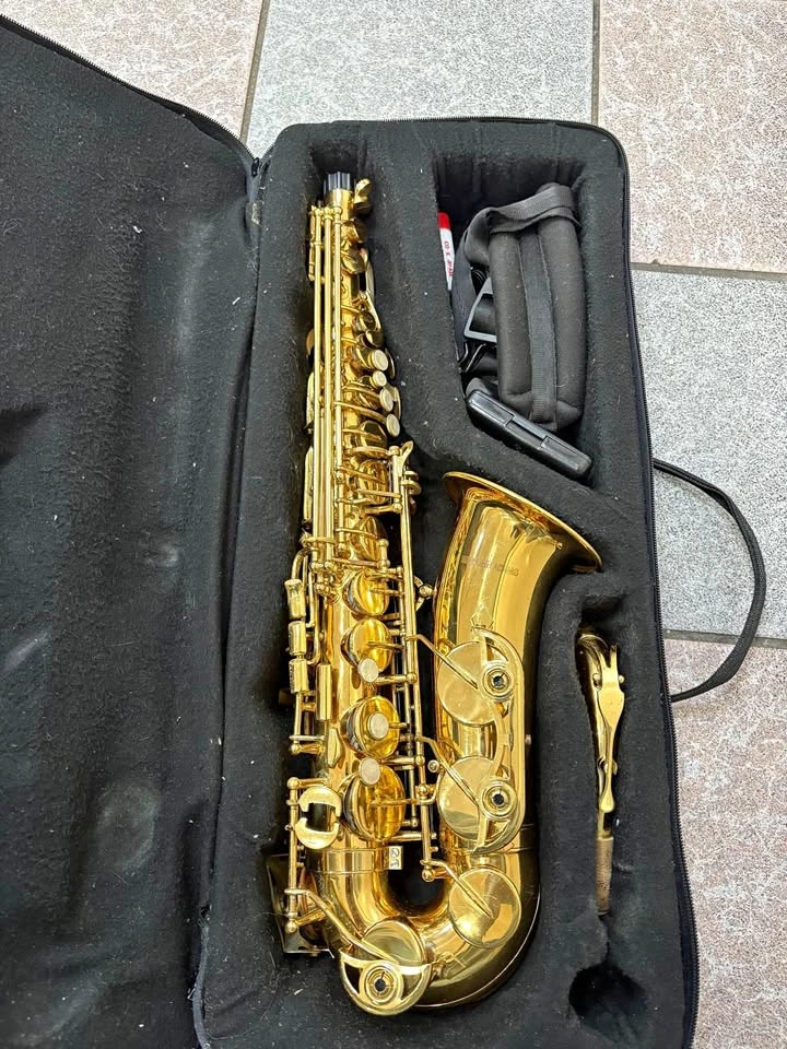 Benjamin Adams Alto Saxophone ( cash only )