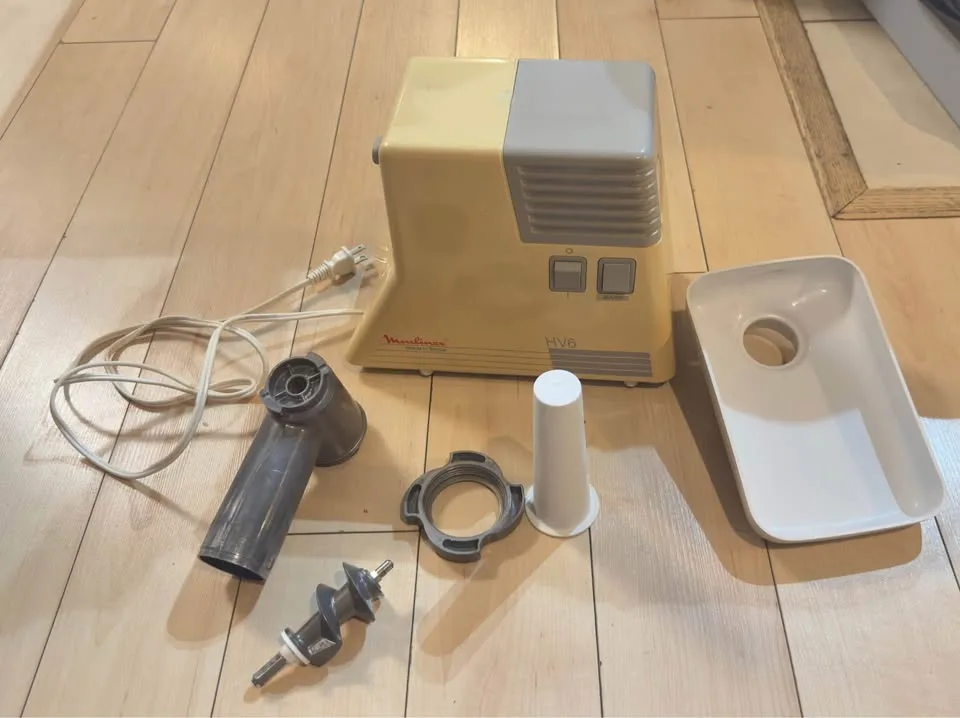 Moulinex Deluxe Meat Model 133 Grinder New image indicator(3)