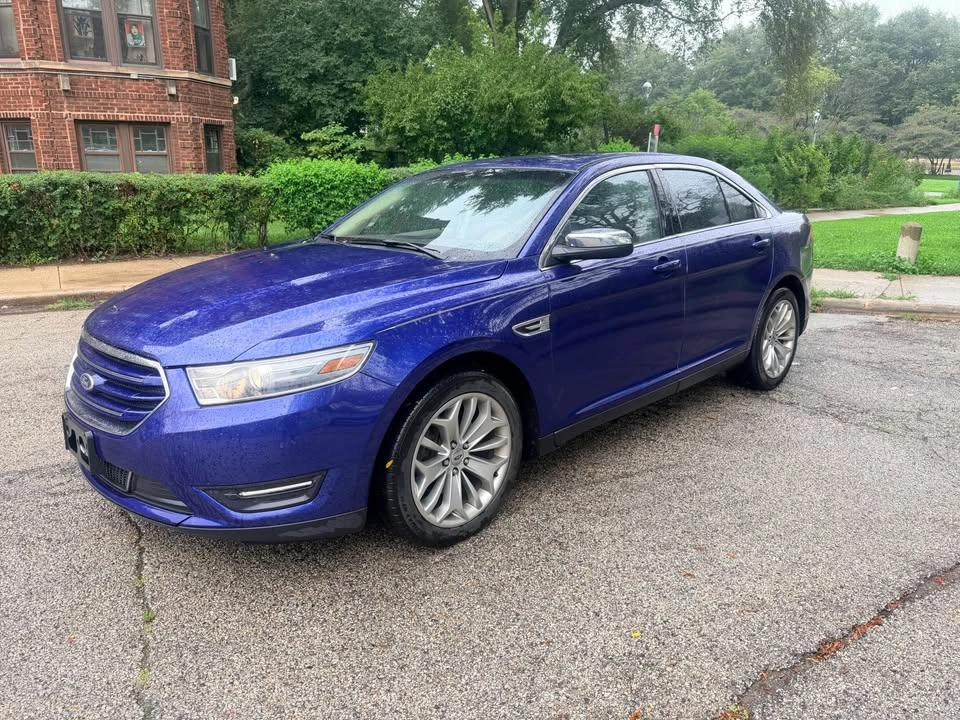 2014 Ford Taurus · SE Sedan 4D - photo 2