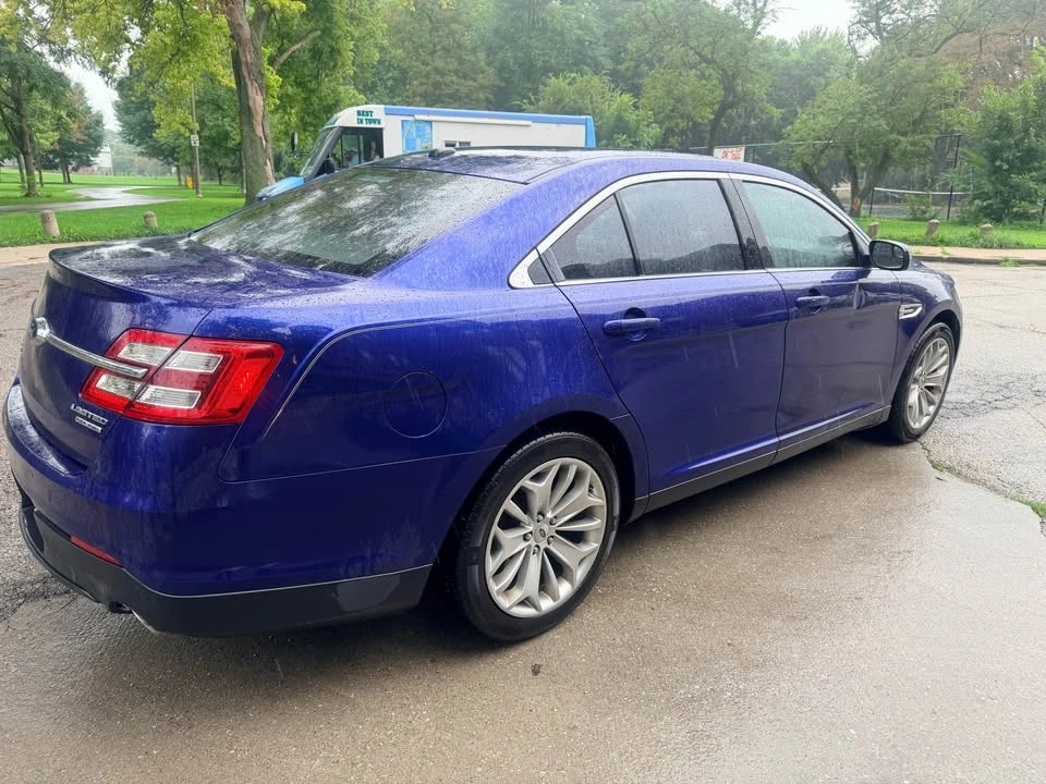 2014 Ford Taurus · SE Sedan 4D - photo 5