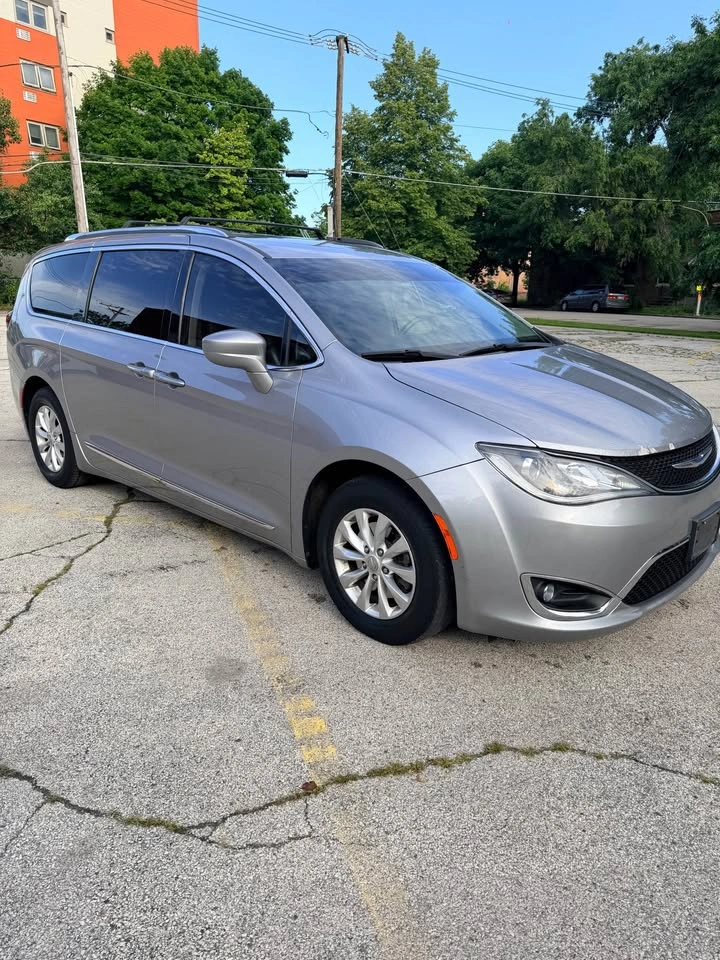2019 Chrysler Pacifica - photo 2